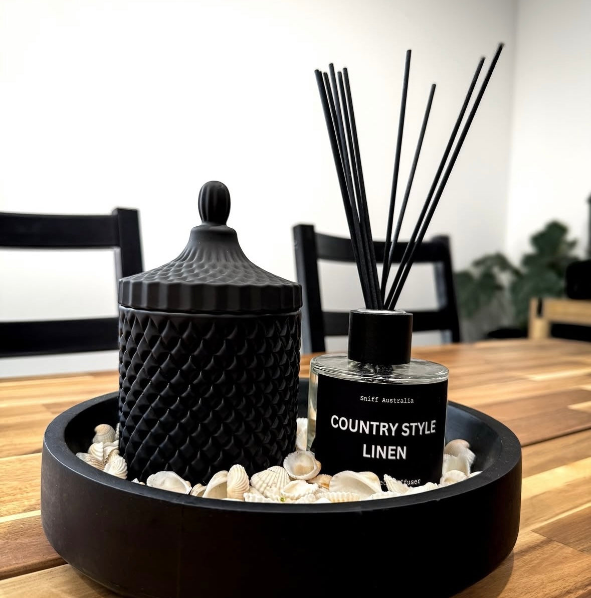 matte black GEO jar Medium